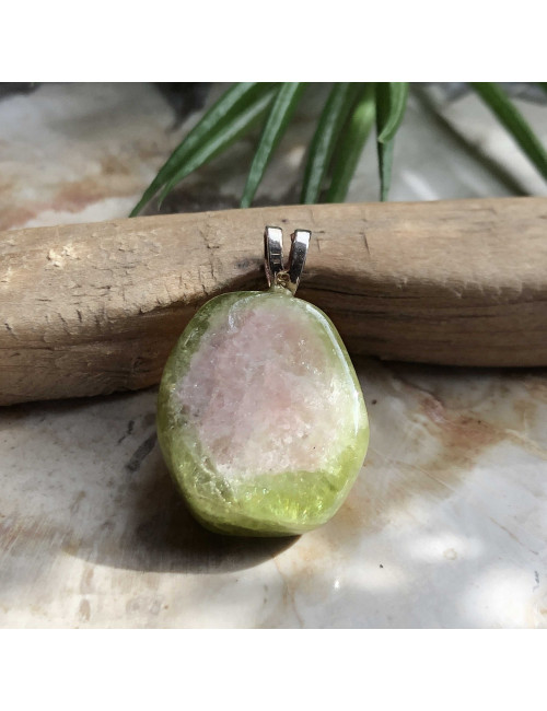 Tourmaline melon d'eau, Pierre roulée montée montée en pendentif