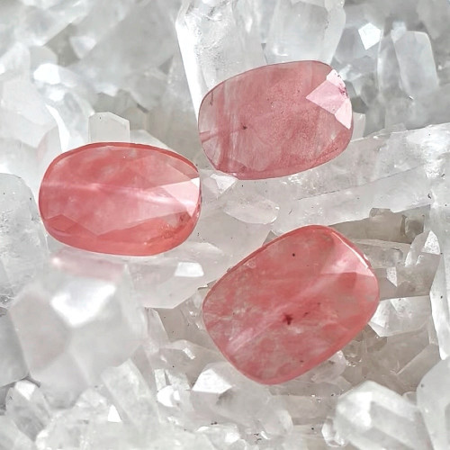 Quartz cherry, 3 perles rectangulaires facettées