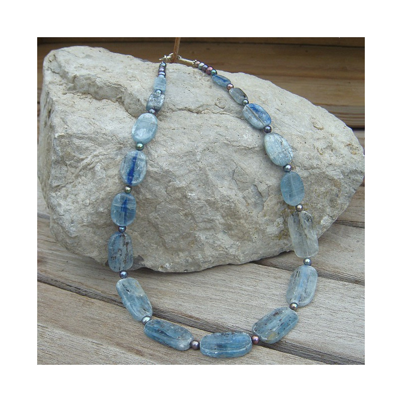 Collier cyanite