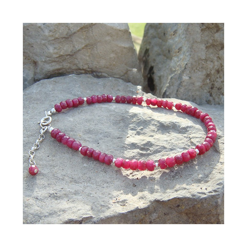 Bracelets en rubis perles facettées