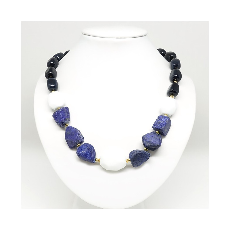 Lapis lazuli, onyx, agate blanche, collier court