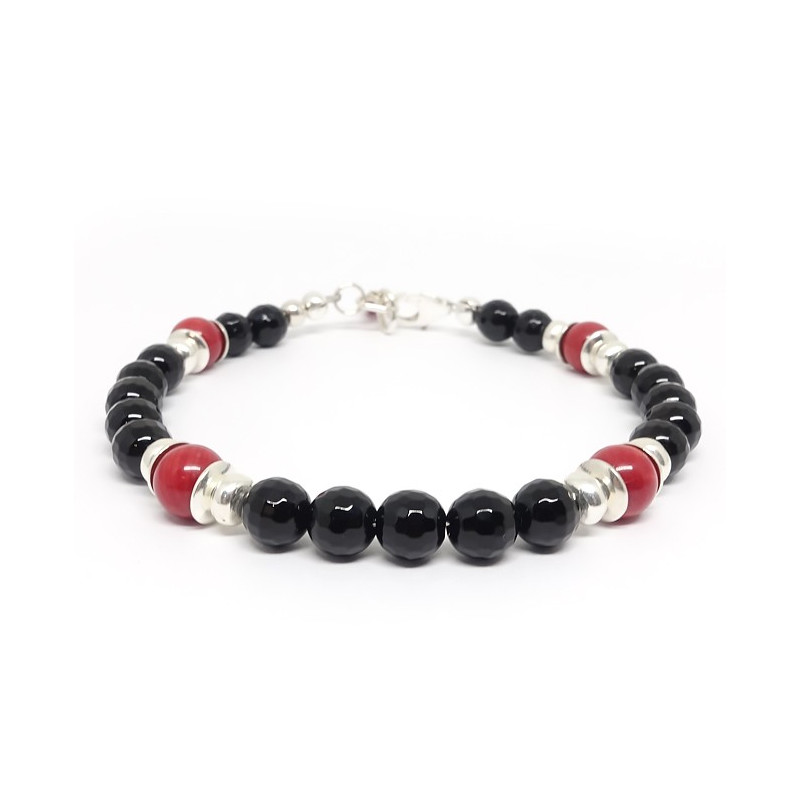 Onyx facetté et corail rouge, bracelet