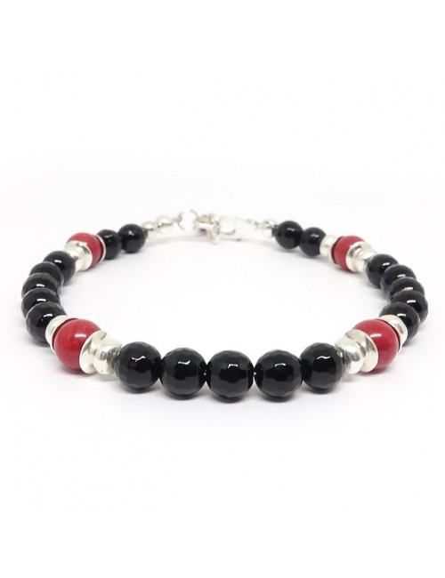 Onyx facetté et corail rouge, bracelet