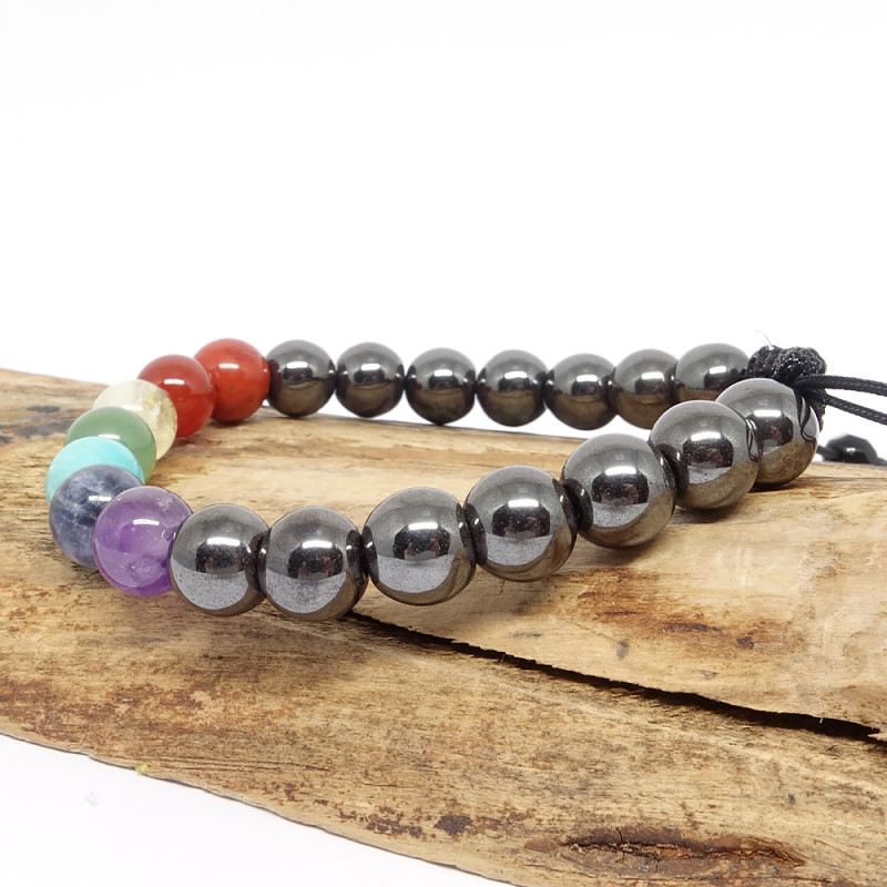 Magnifique bracelet 19/20 cm composé de 21 pierres naturelles qui représentent les 7 chakras avec des pierres d'hématite