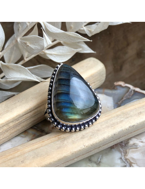 Bague en pierre de labradorite