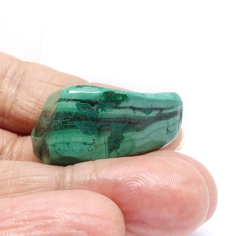 Galet de malachite. La pierre malachite pour votre chakra du coeur