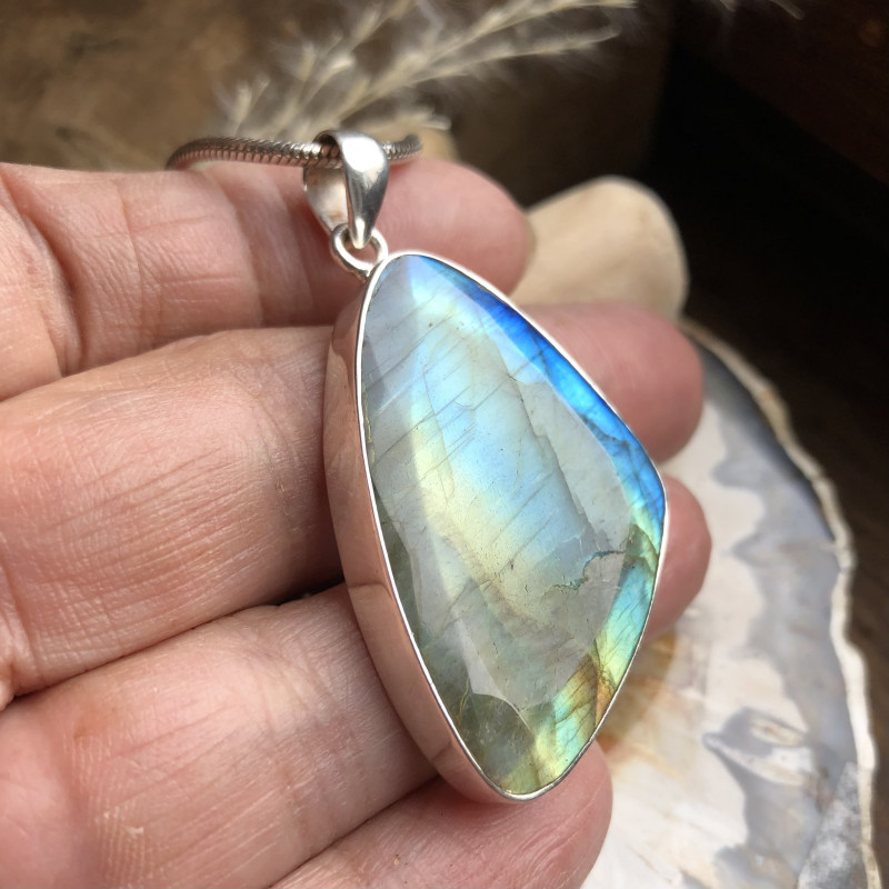 Labradorite extra,...