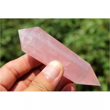 Le quartz rose est la pierre du cœur. Cette pierre adoucit l’anxiété et la peur.