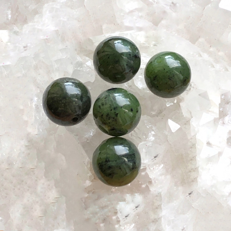 Perles en pierre gemme pour la fabrication de vos propres bijoux. Perles de jade de 19 mm.